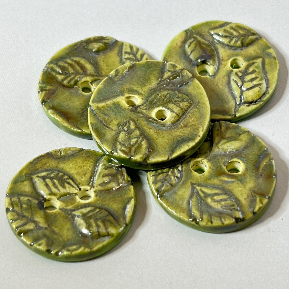 Green Leaves Pattern with Carving Round Button