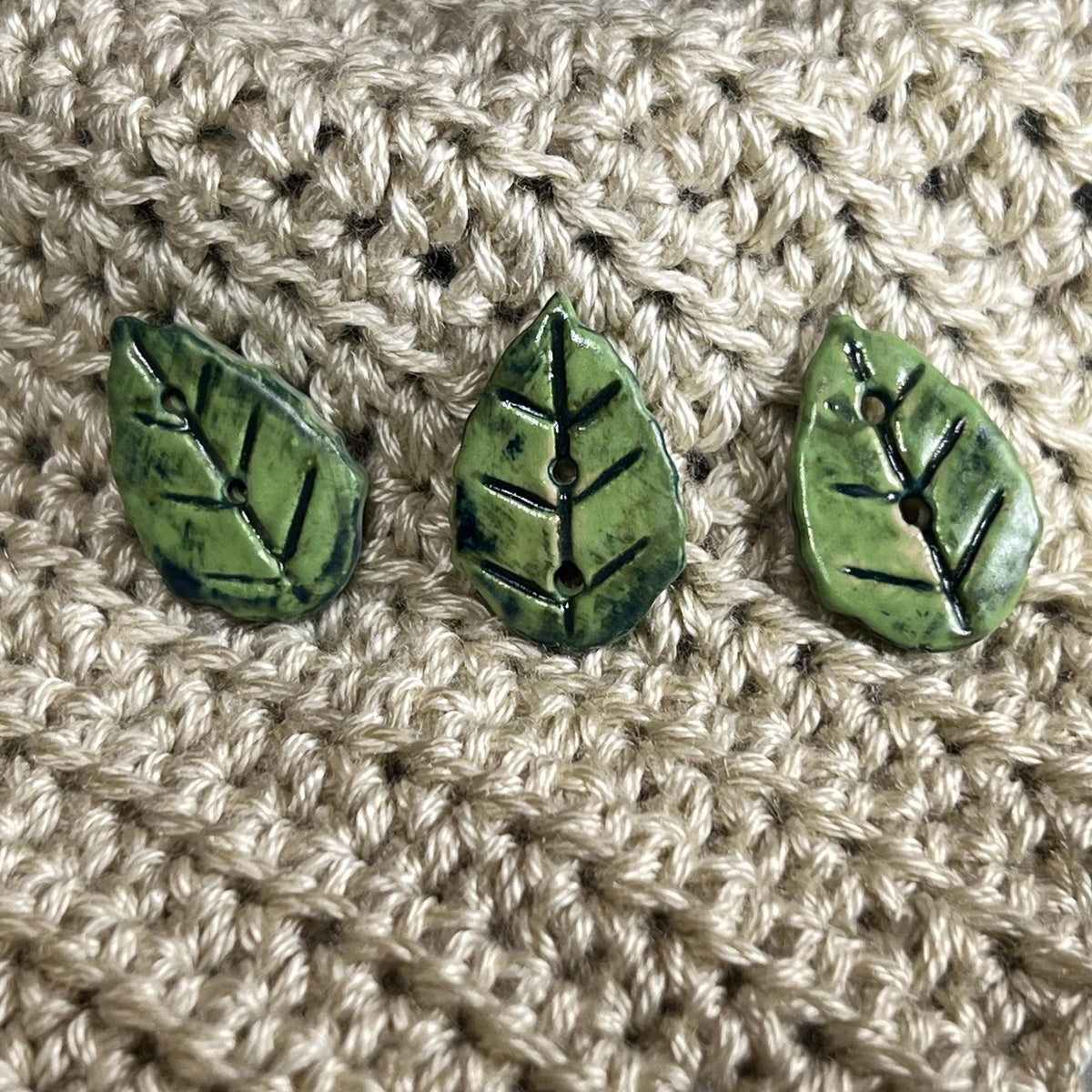 Leaf Shaped Ceramic Buttons Green with Dark Green Veins