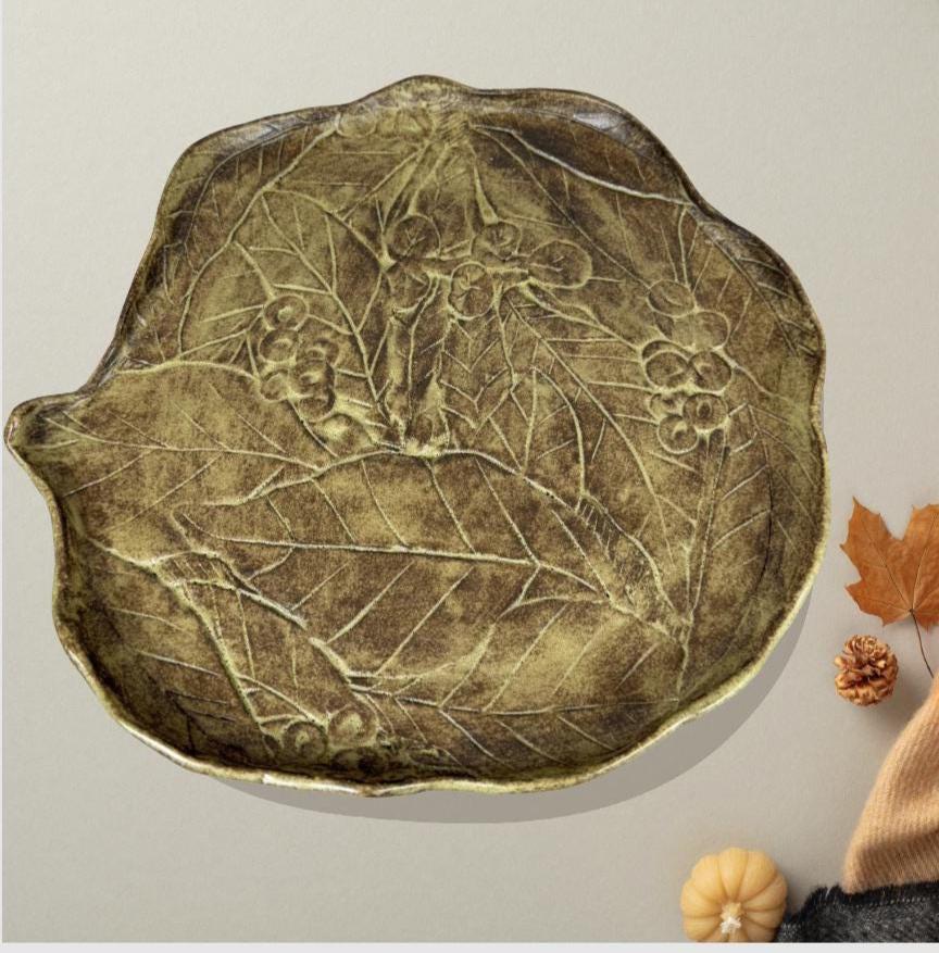 Large Leaves and Berries Autumn Decorative Plate