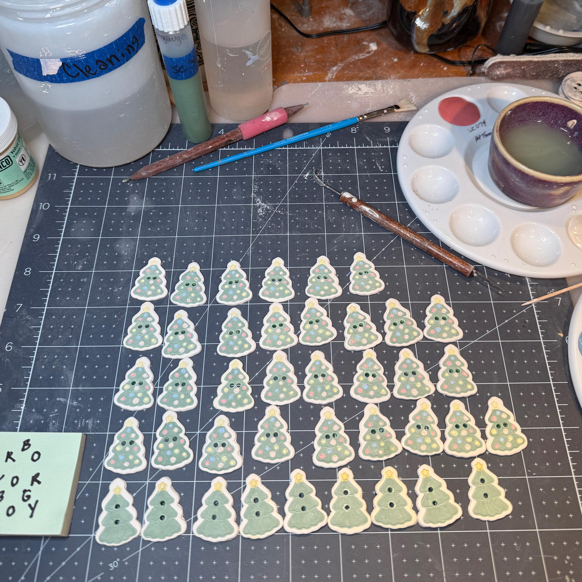 Set of 5 Christmas Tree with Decorations Ceramic Buttons