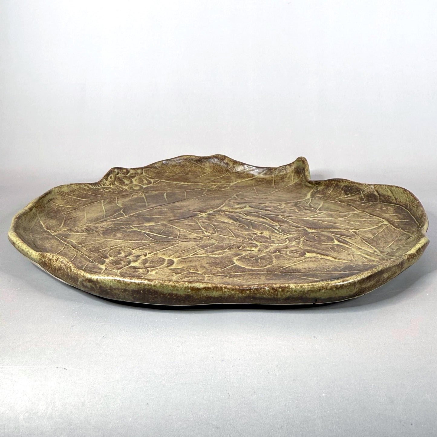 Large Leaves and Berries Autumn Decorative Plate