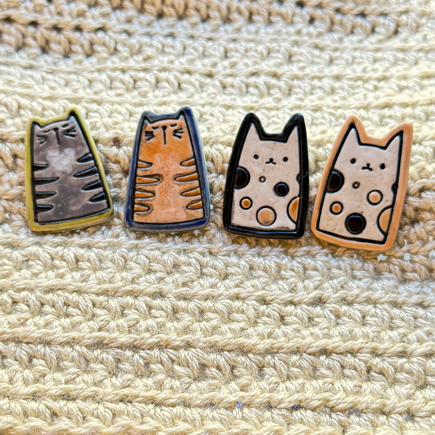 Tuxedo Cat Needle Minders