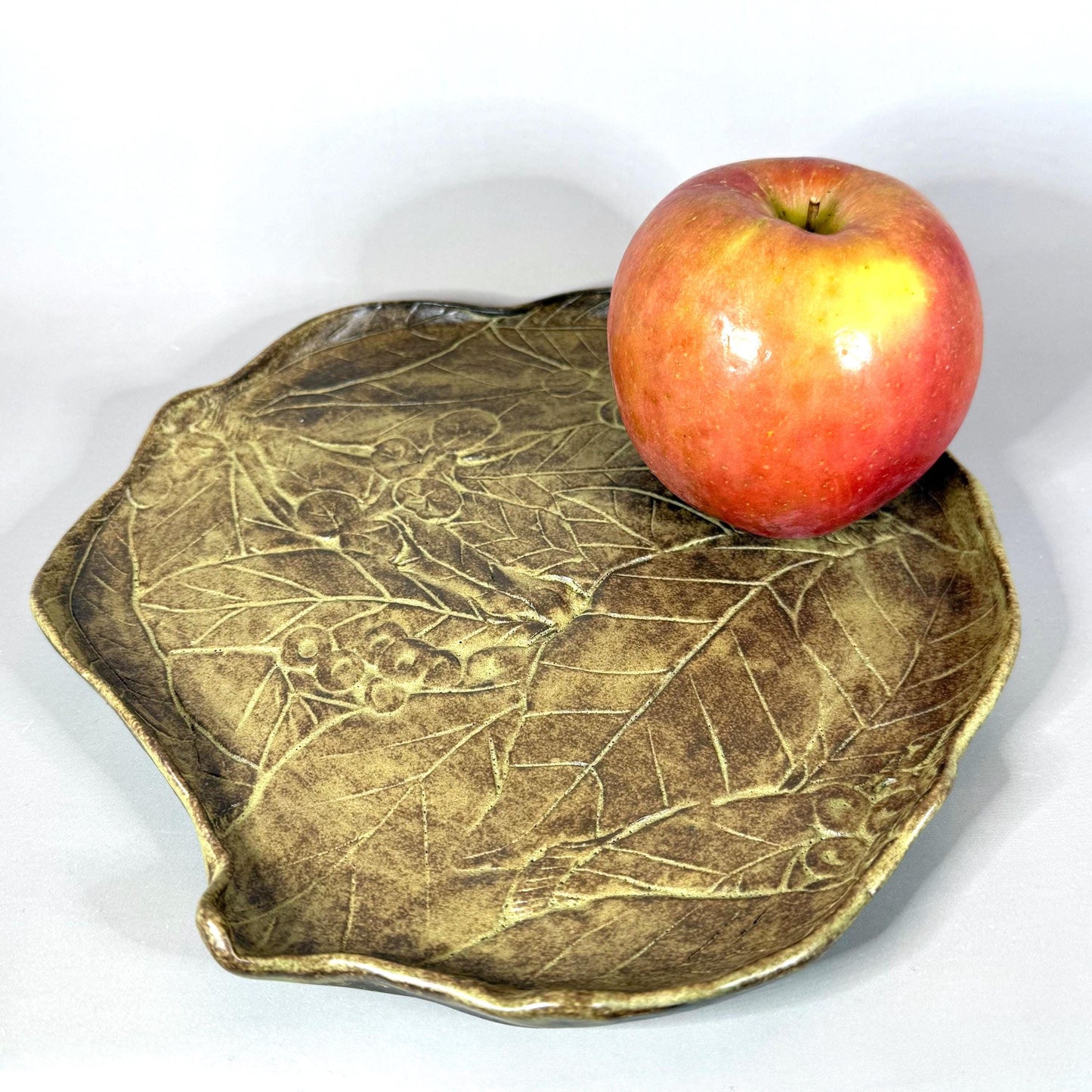 Large Leaves and Berries Autumn Decorative Plate