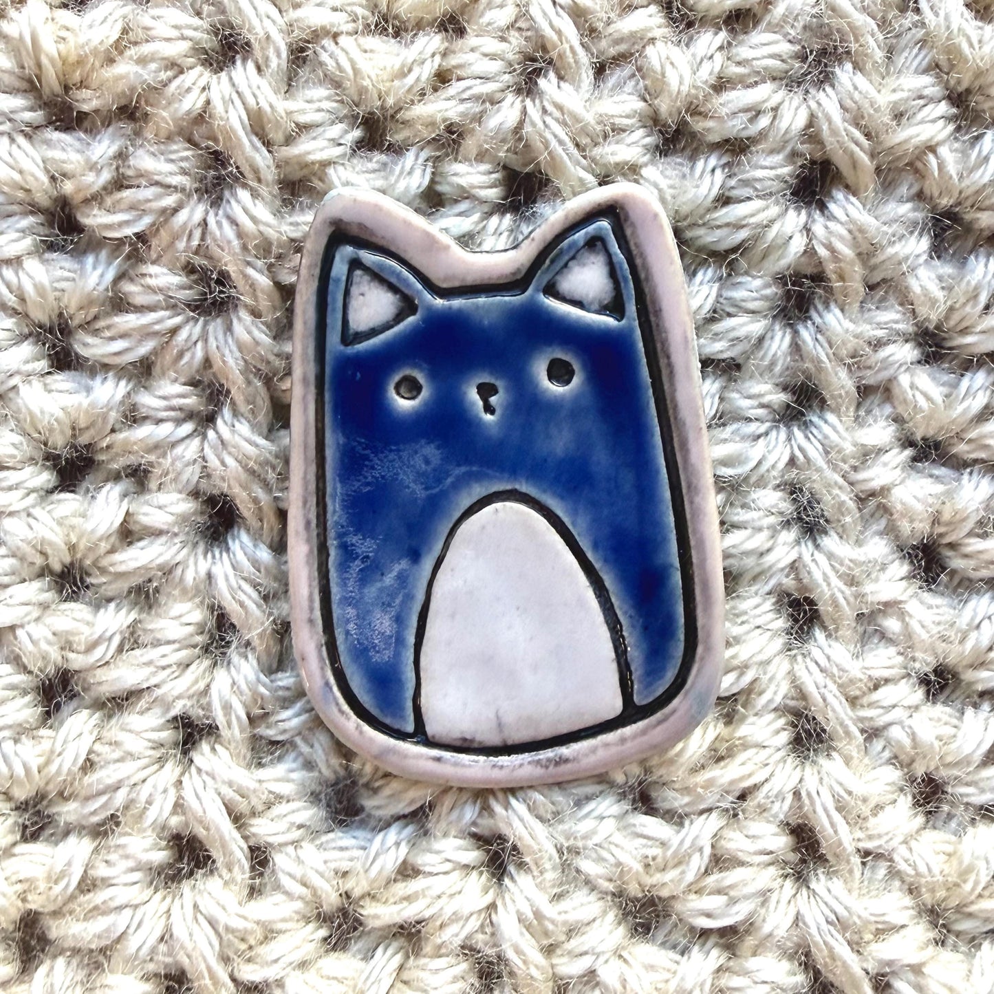 Tuxedo Cat Needle Minders