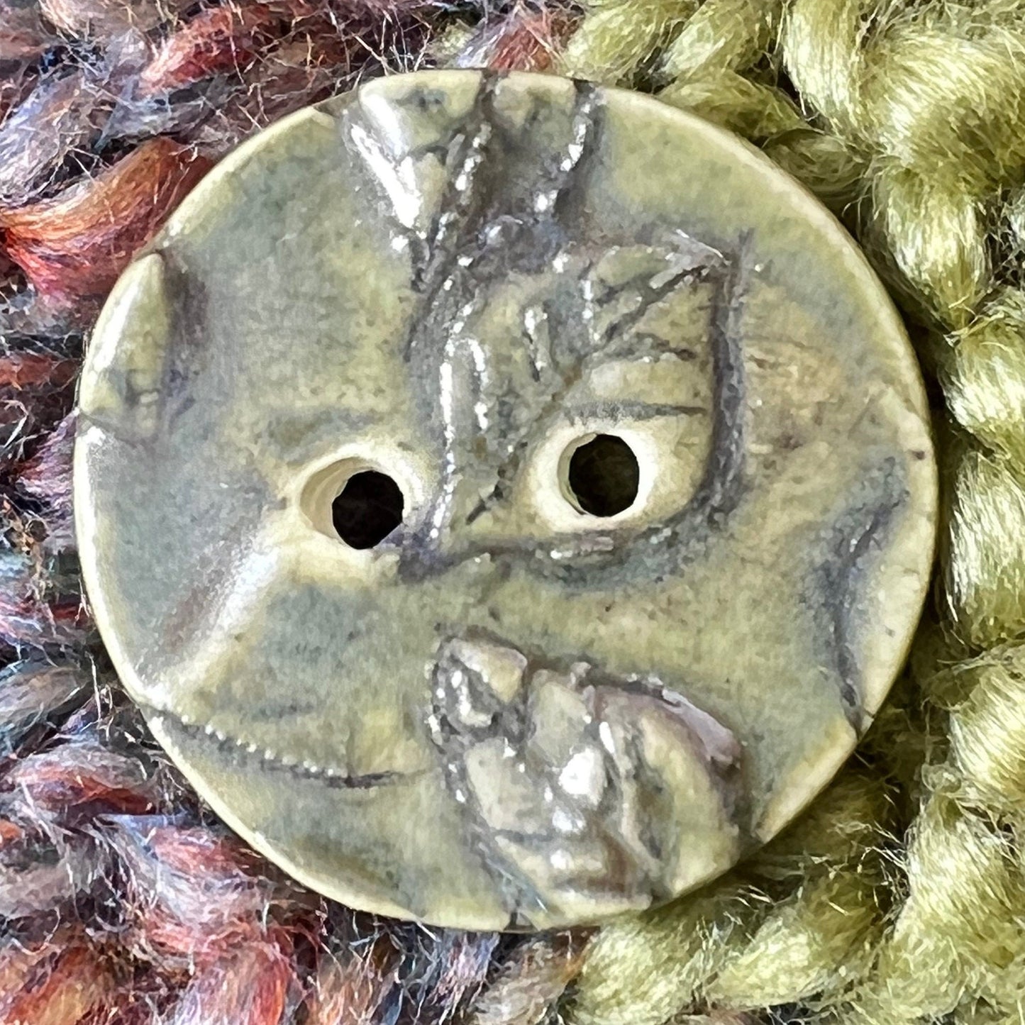 Green Leaves Pattern with Carving Round Button