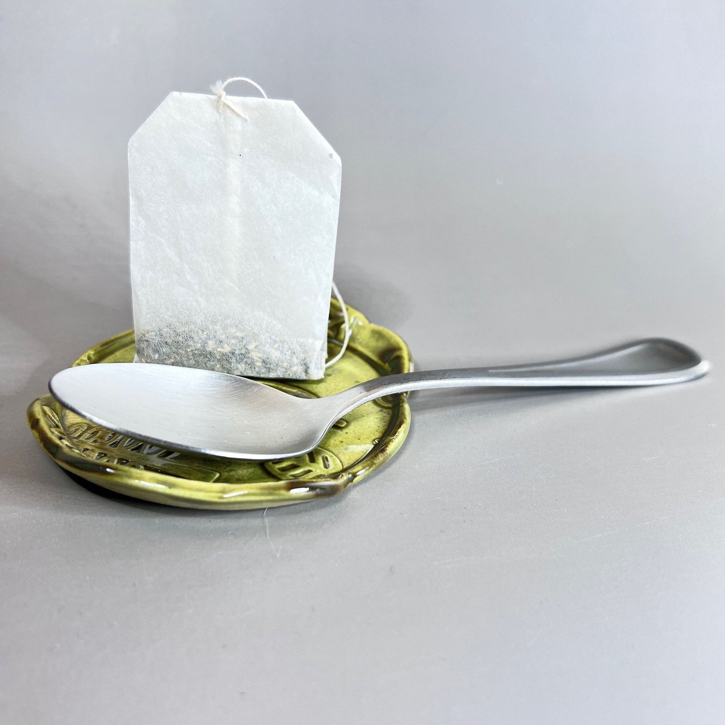 Avocado Green Tree Grove Patterned Stoneware Teabag Holder/ Spoon Rest