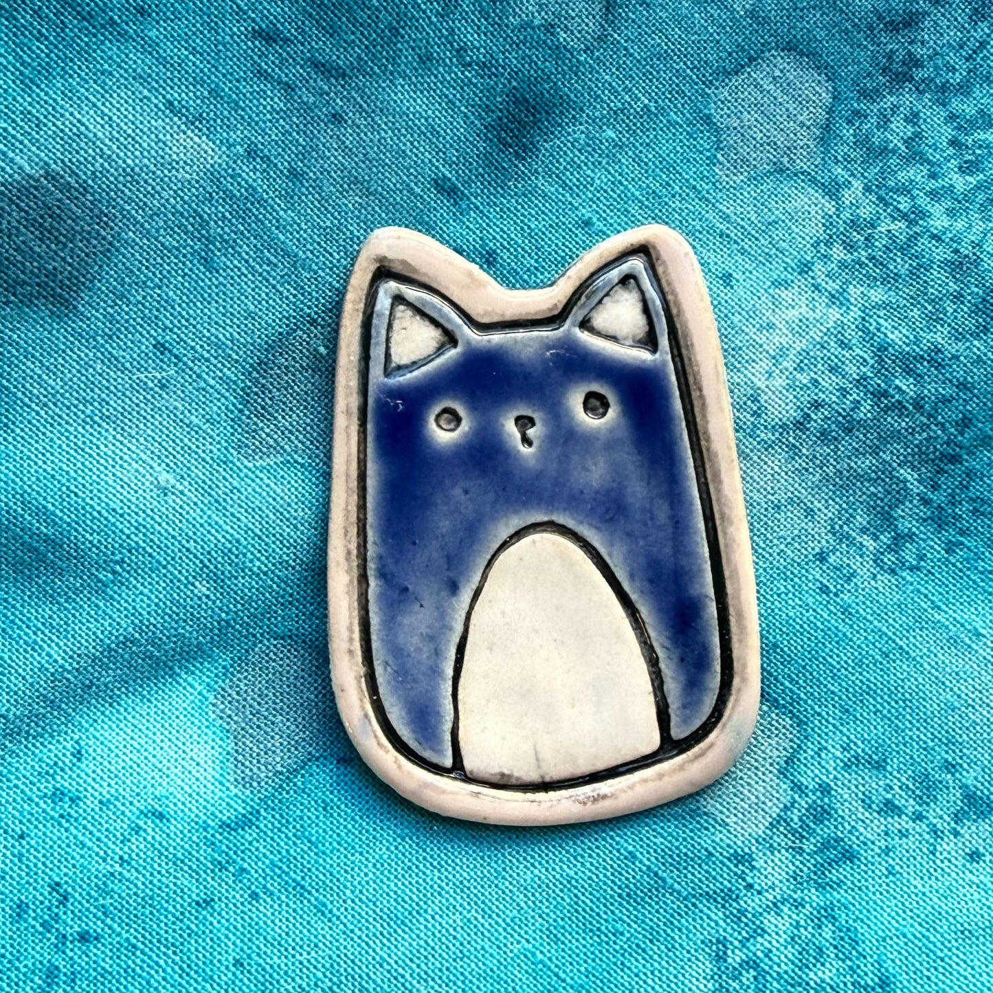 Tuxedo Cat Needle Minders