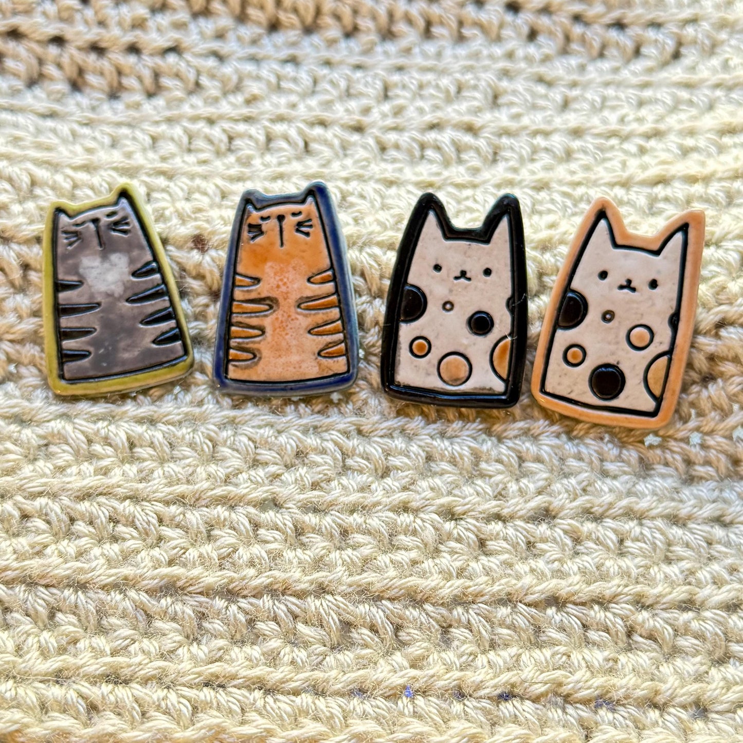 Tuxedo Cat Needle Minders