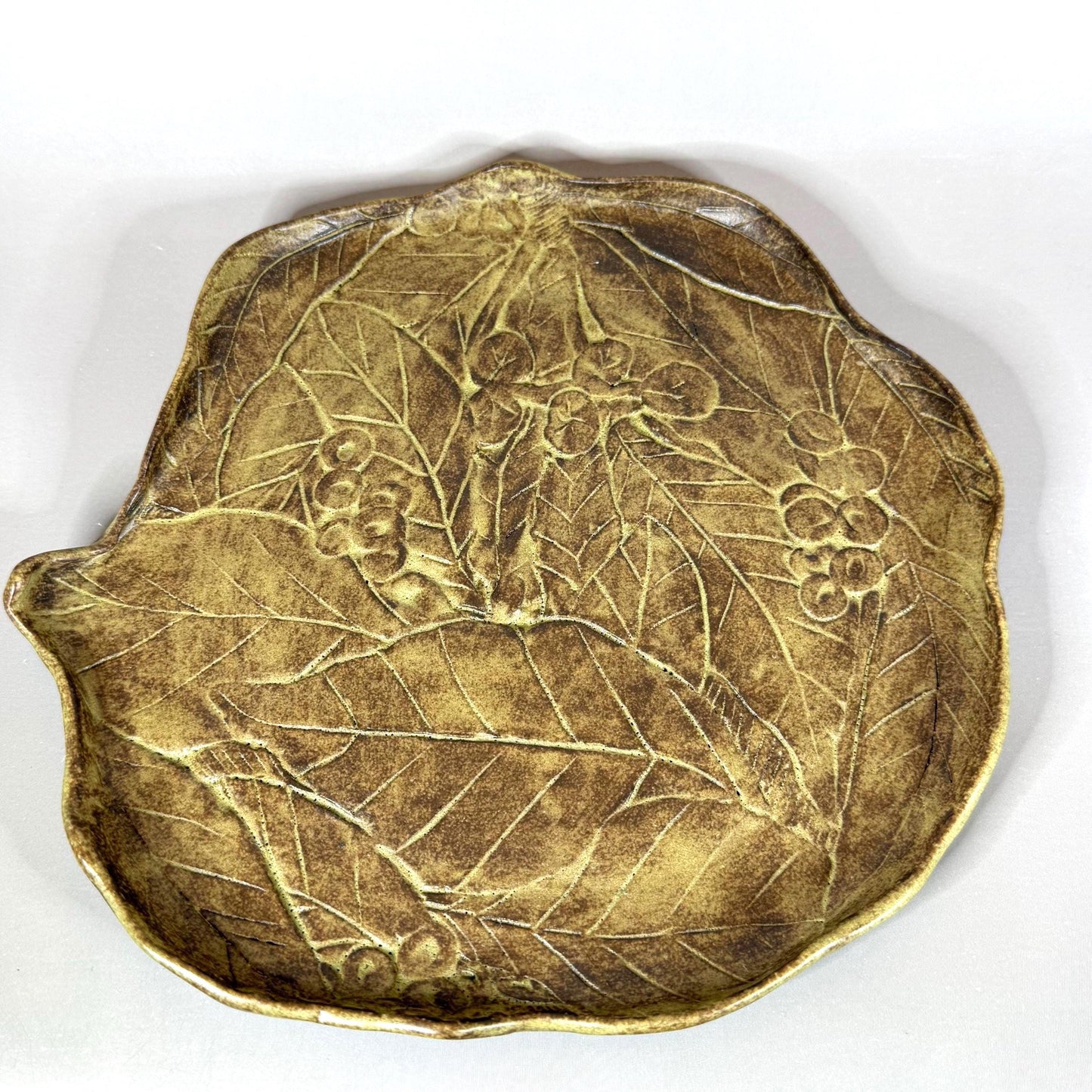 Large Leaves and Berries Autumn Decorative Plate