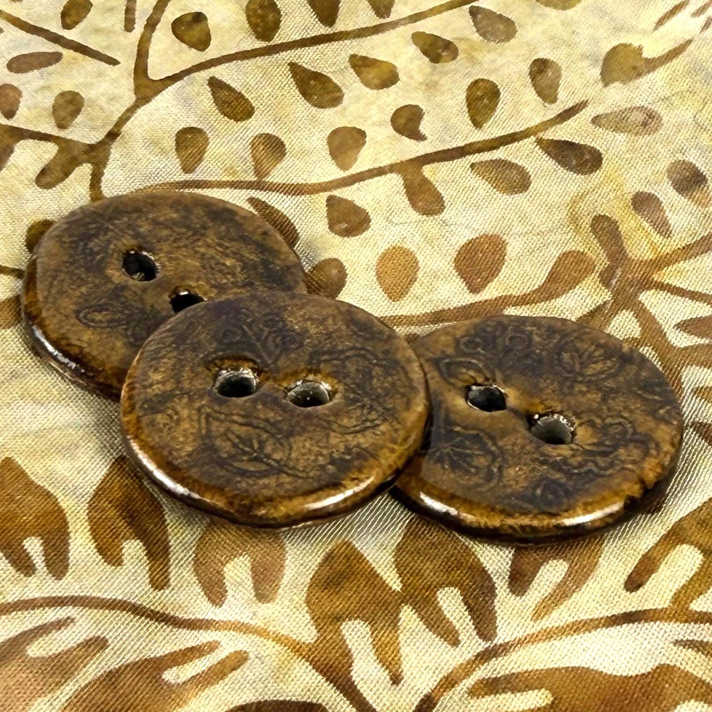 Fall Patterned Iron Celadon Ceramic Buttons