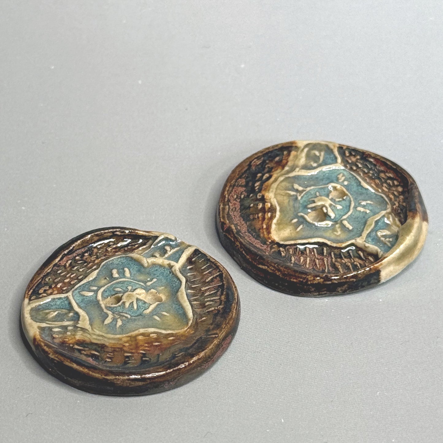 Flower and Leaf Textured Button Blue and Copper