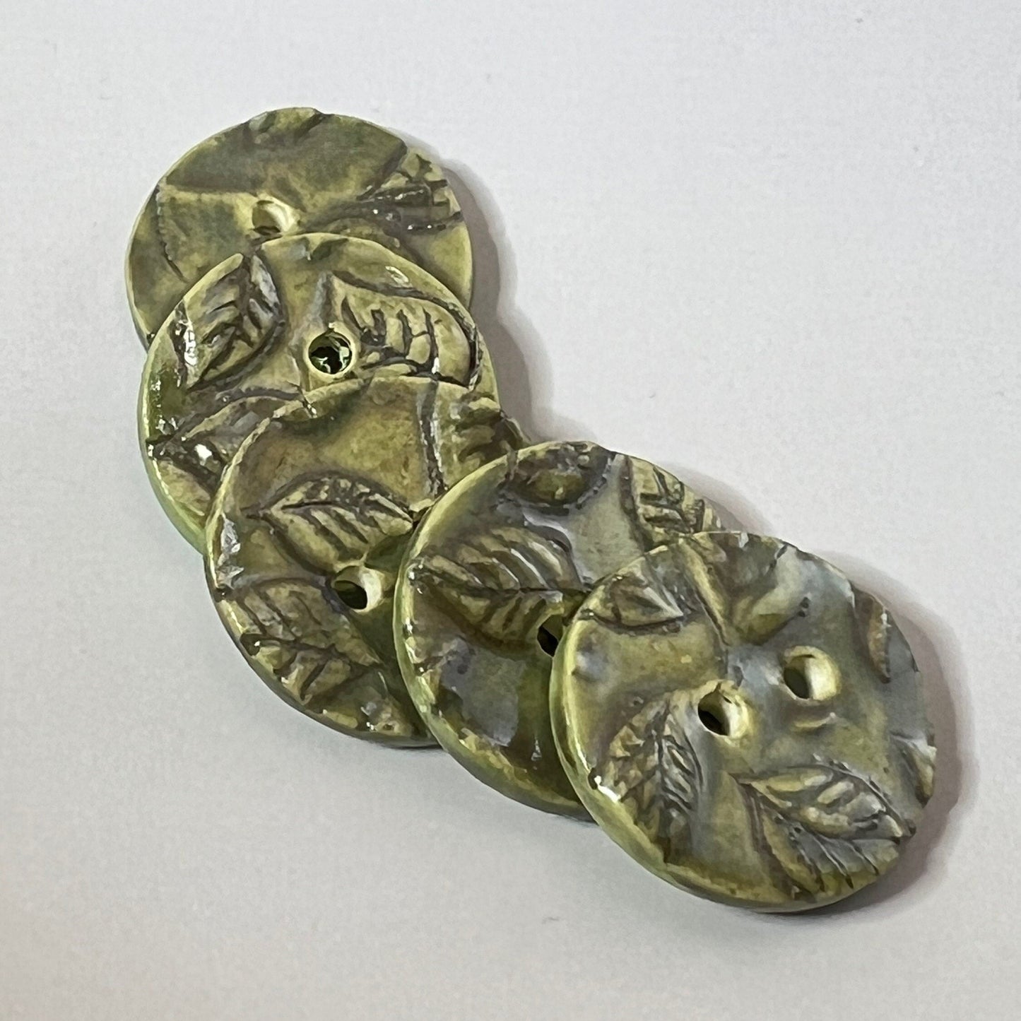 Green Leaves Pattern with Carving Round Button