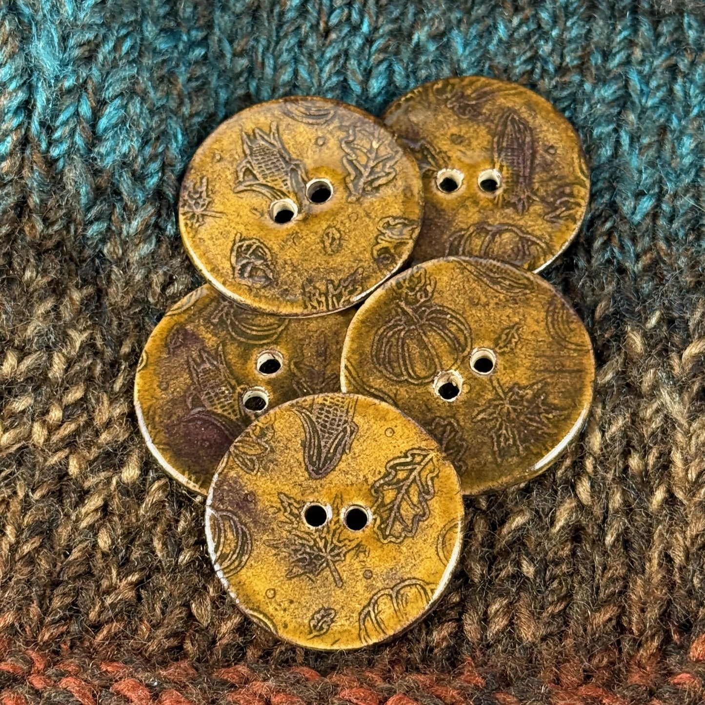 Fall Patterned Iron Celadon Ceramic Buttons