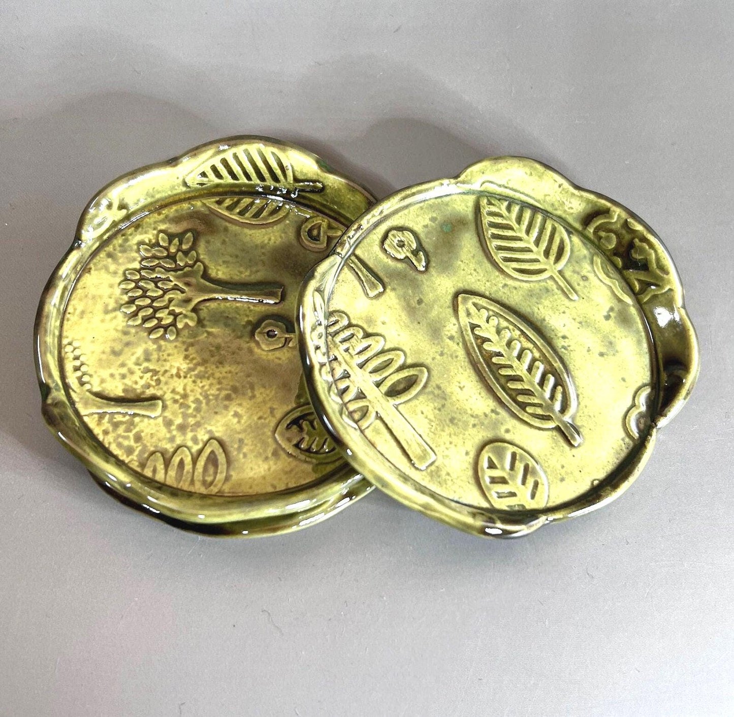 Avocado Green Tree Grove Patterned Stoneware Teabag Holder/ Spoon Rest