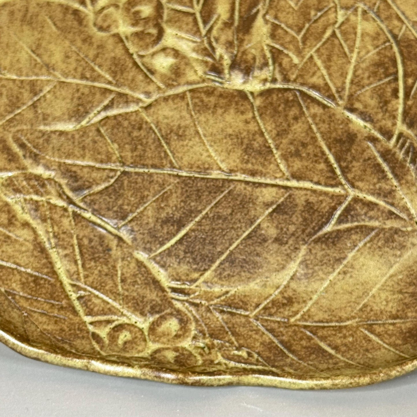 Large Leaves and Berries Autumn Decorative Plate