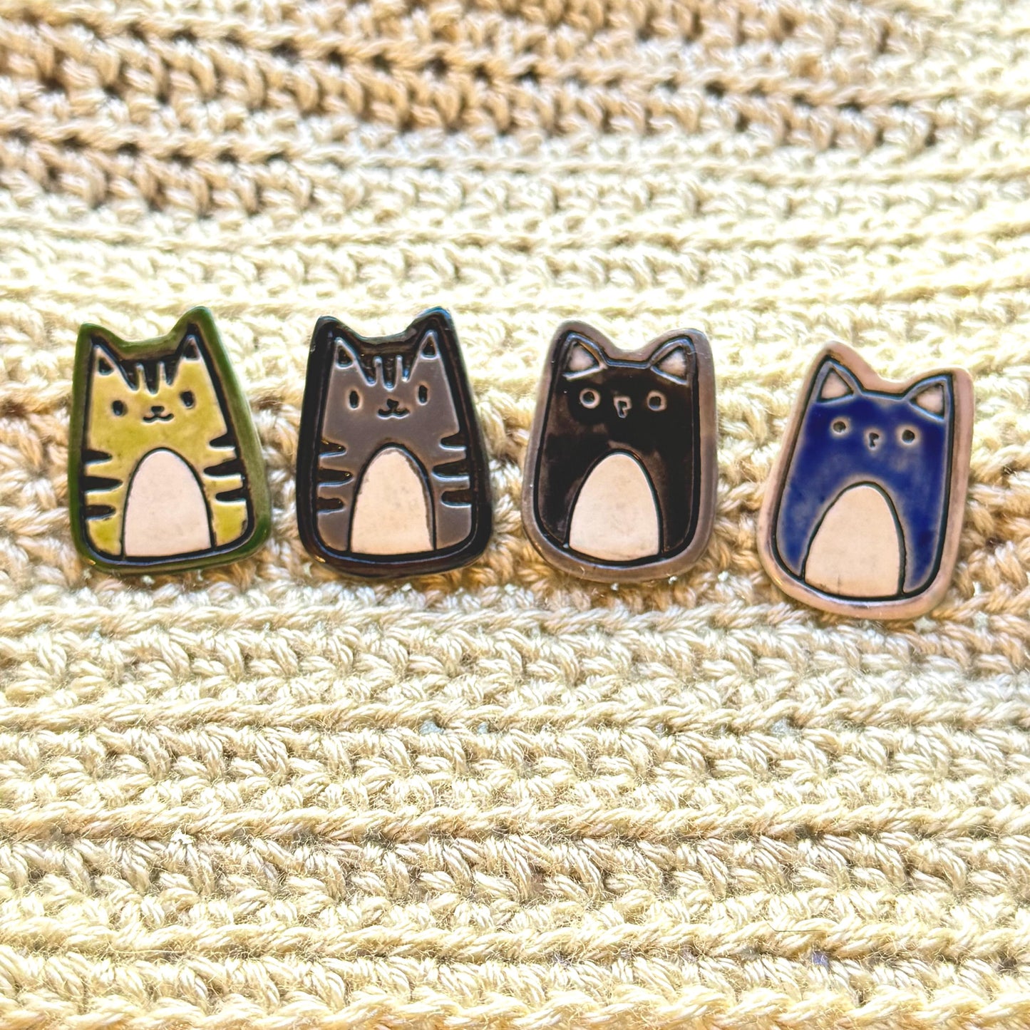 Tuxedo Cat Needle Minders