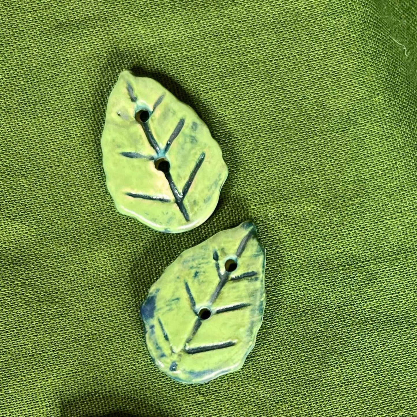 Leaf Shaped Ceramic Buttons Green with Dark Green Veins