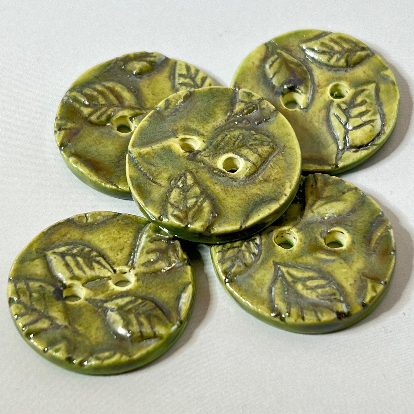 Green Leaves Pattern with Carving Round Button