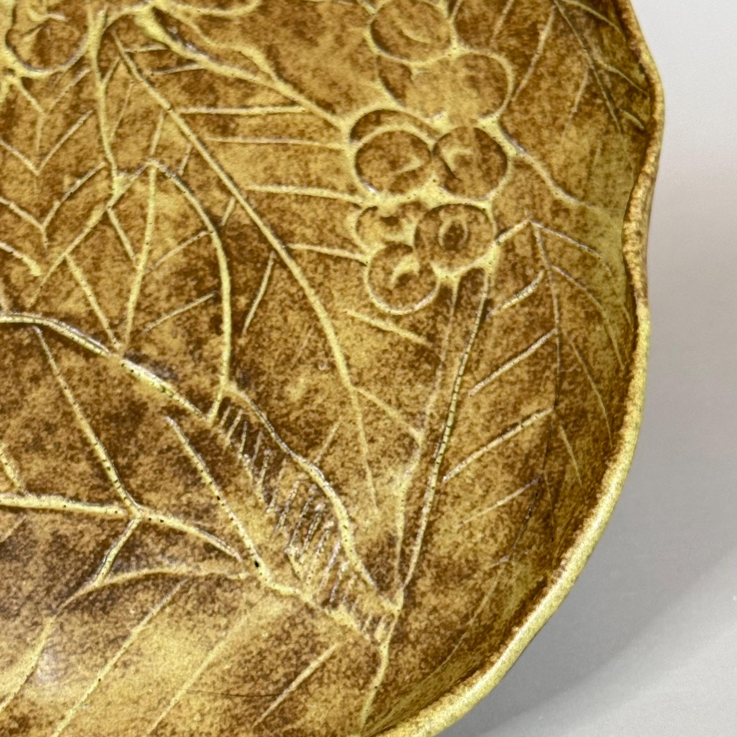 Large Leaves and Berries Autumn Decorative Plate
