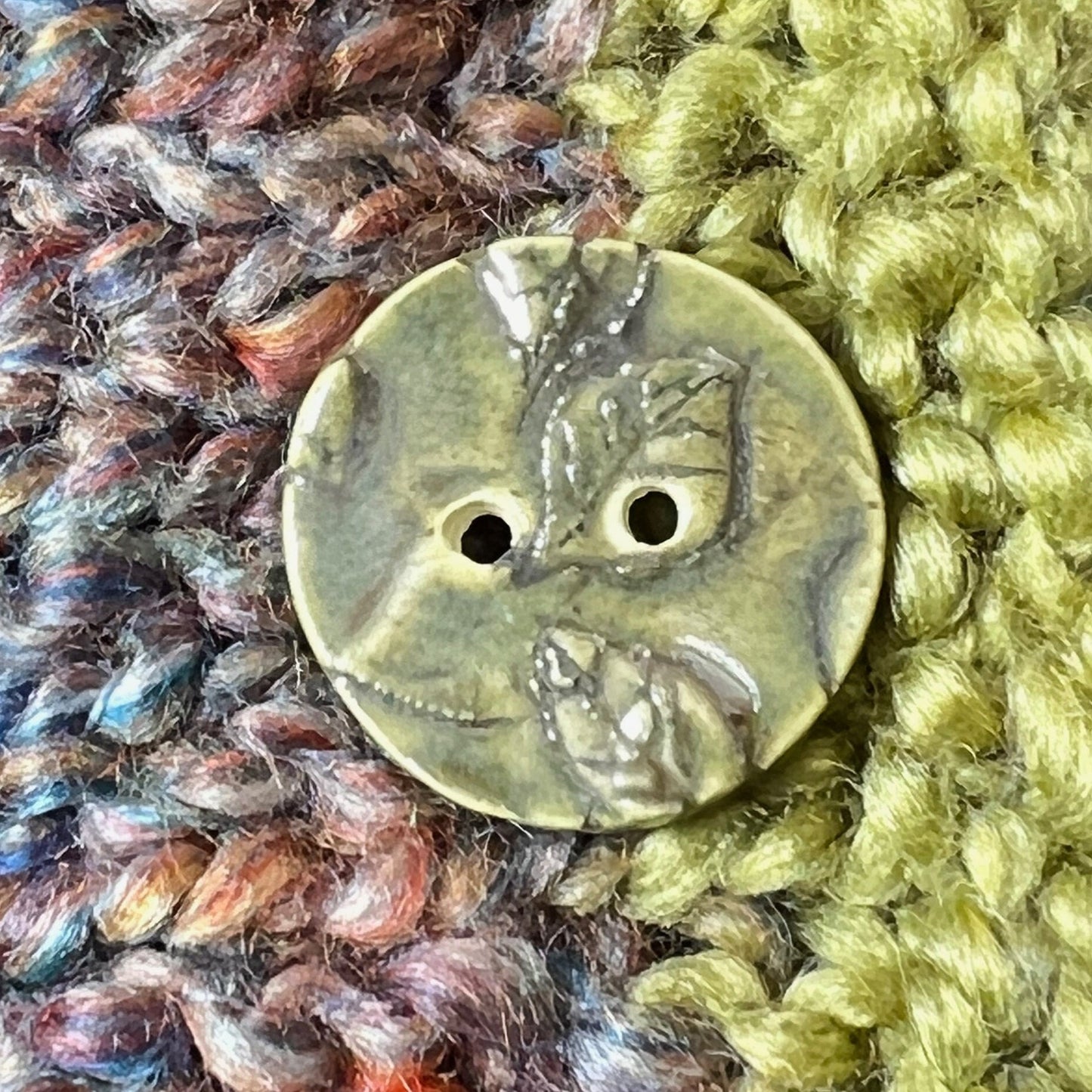 Green Leaves Pattern with Carving Round Button