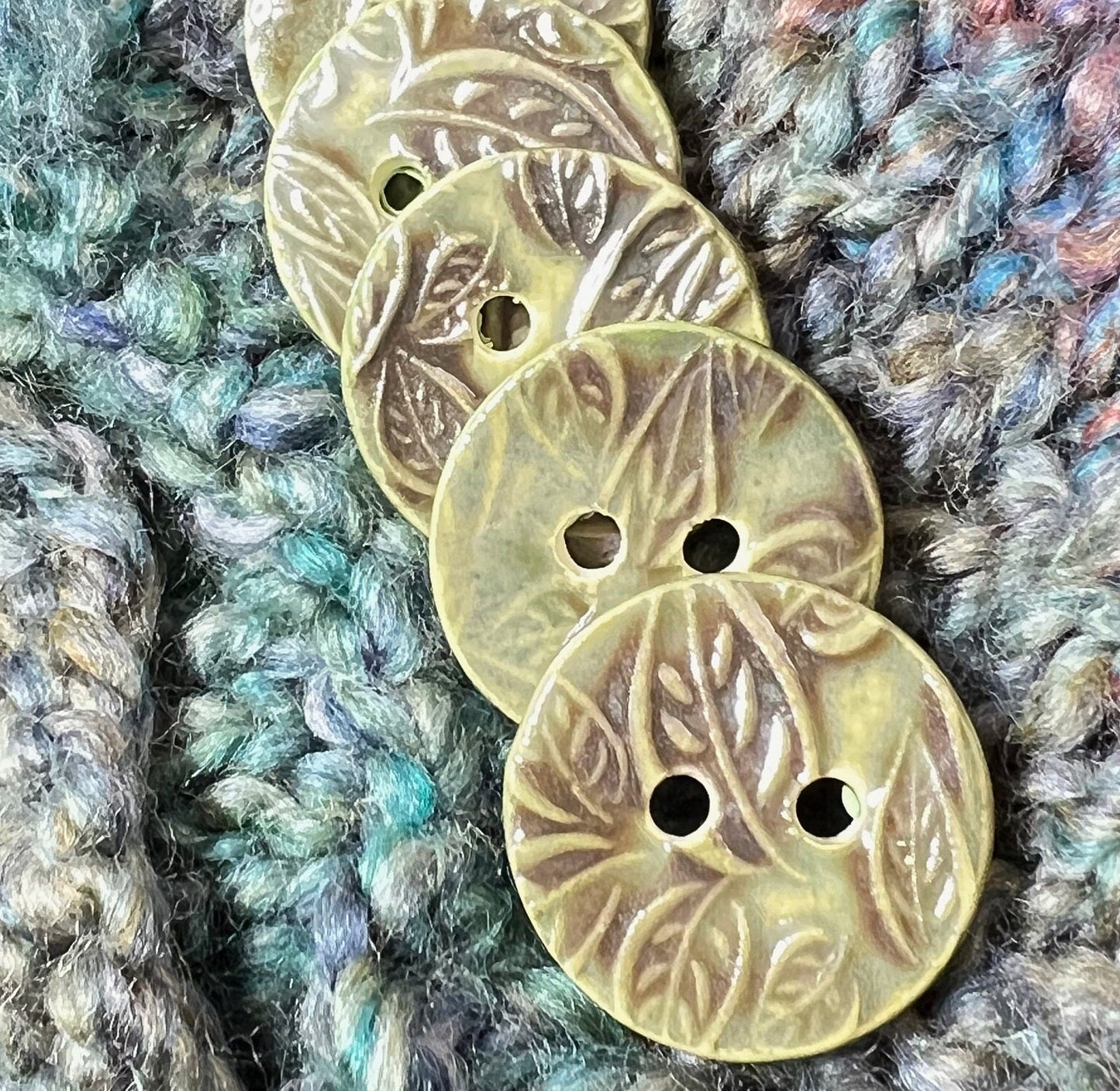 Green Leaf Patterned Round Button