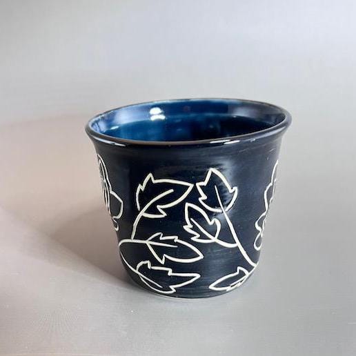 Graphic Flower Black Mug