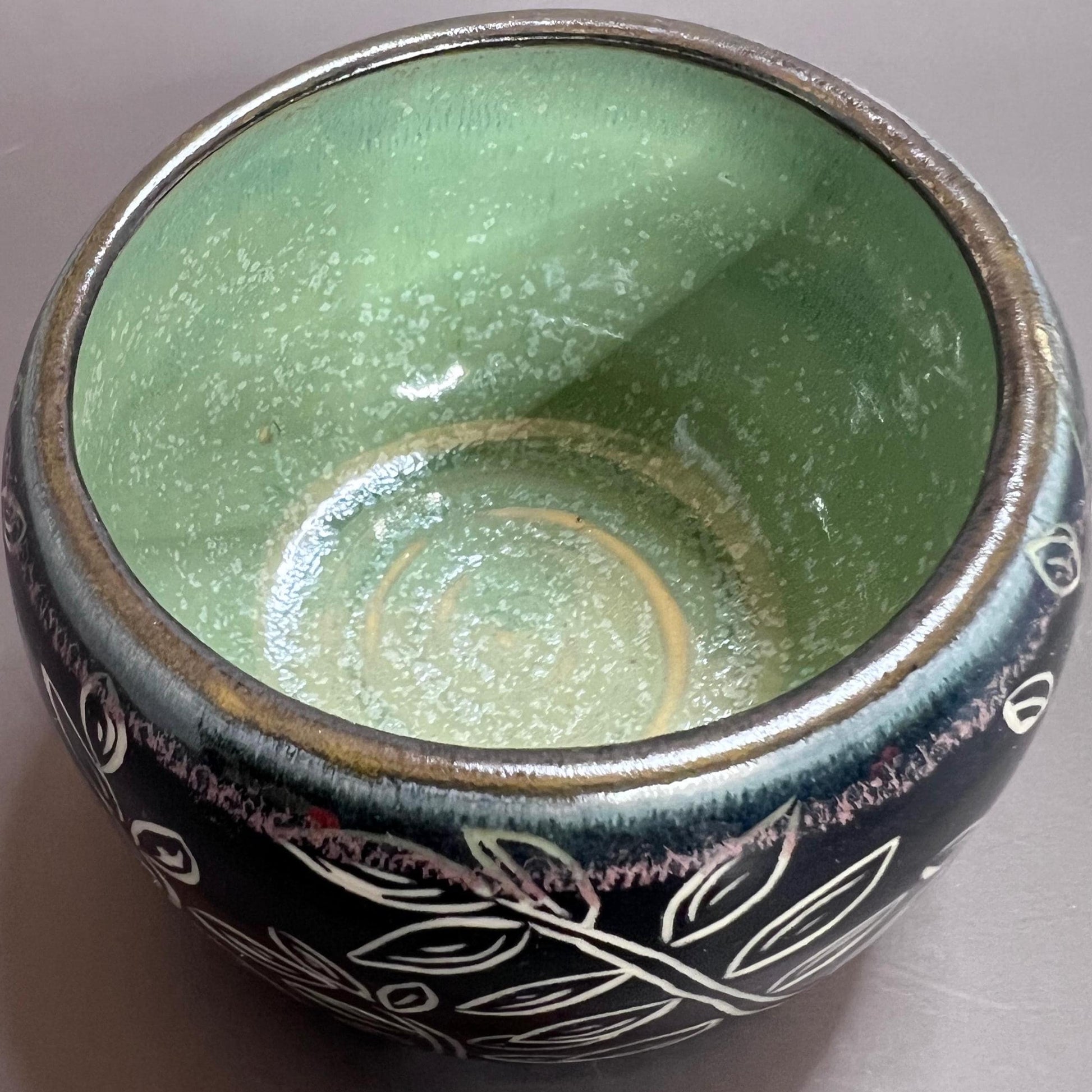 Ivy Green and Black Vine Design Small Cache Pot/ Snack/Charcuterie Bowl