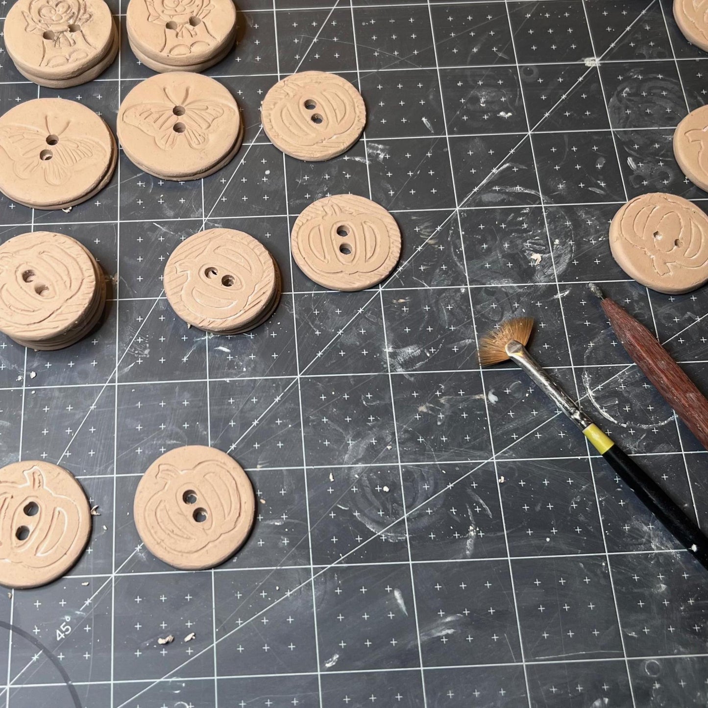 Carved Pumpkin 2 Hole Ceramic Button