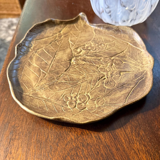 Large Leaves and Berries Autumn Decorative Plate