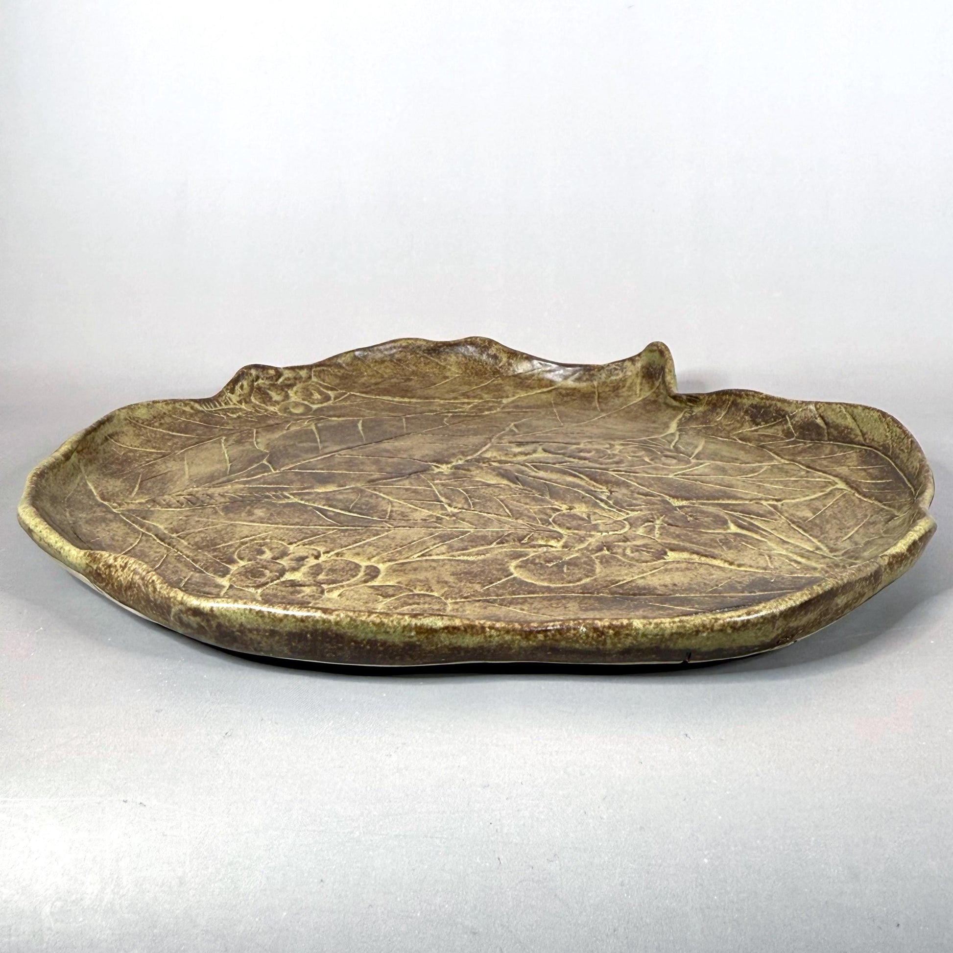Large Leaves and Berries Autumn Decorative Plate