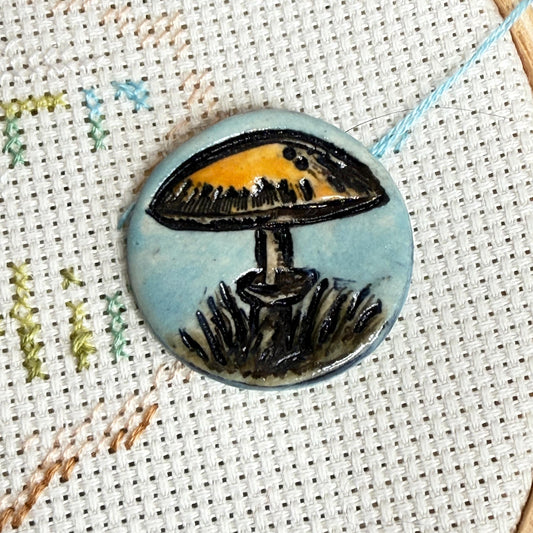 Mushroom Round Needle Minder