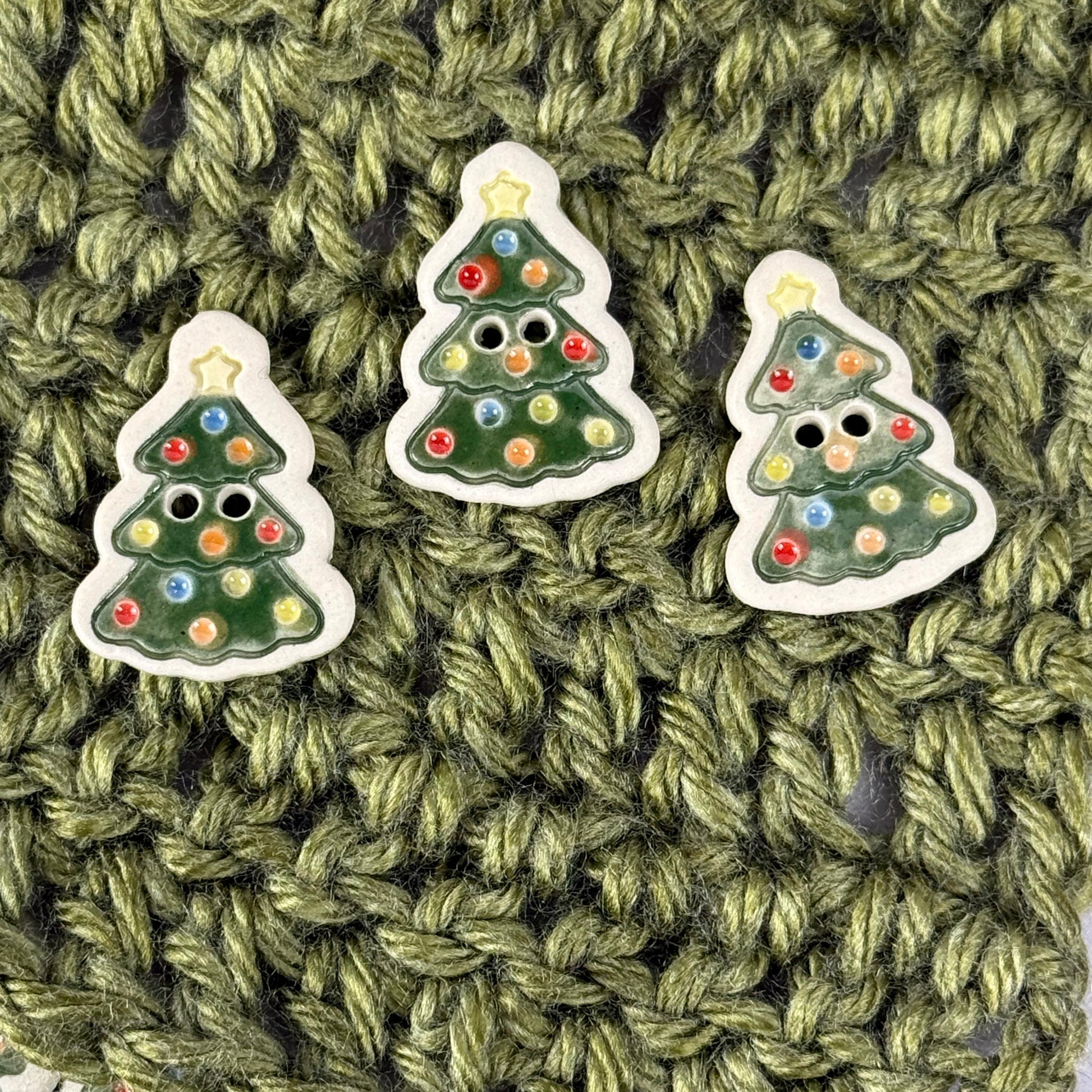 Set of 5 Christmas Tree with Decorations Ceramic Buttons