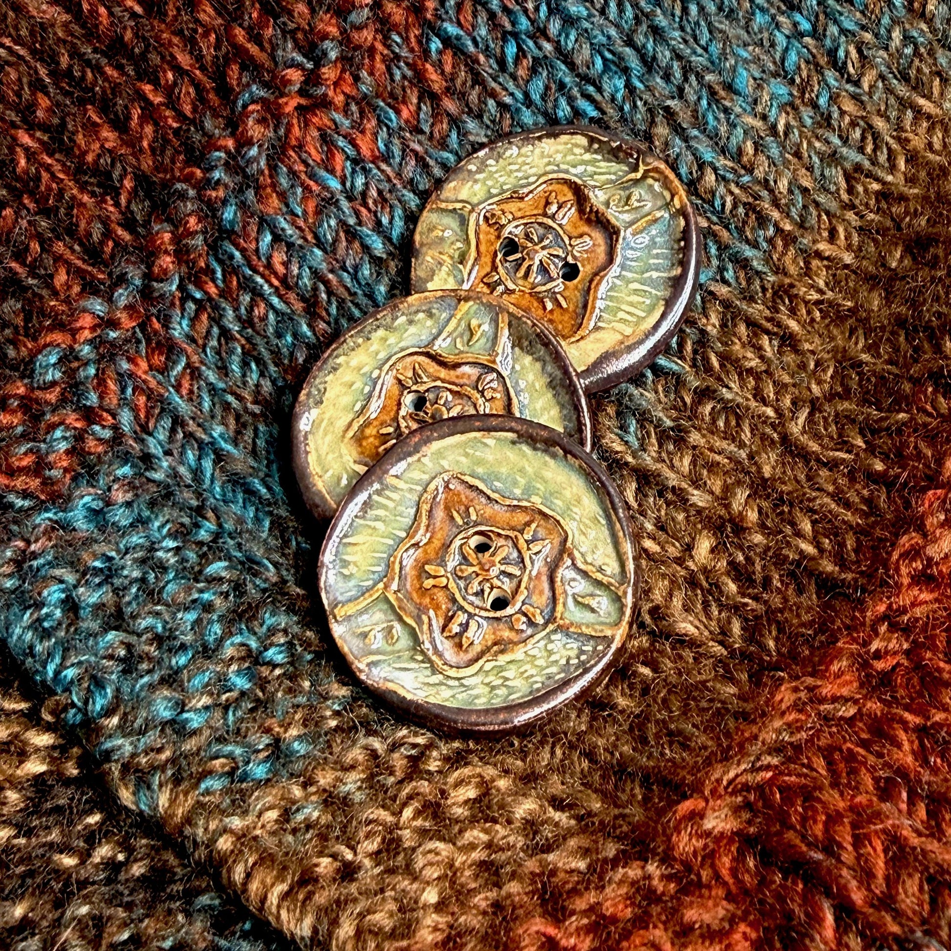 Flower and Leaf Textured Button Blue/Green/Brown
