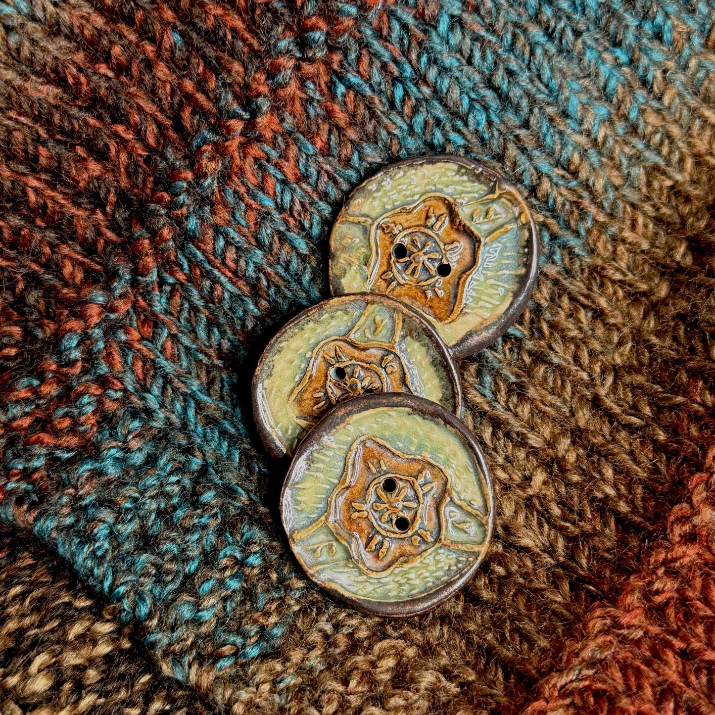 Flower and Leaf Textured Button Blue/Green/Brown