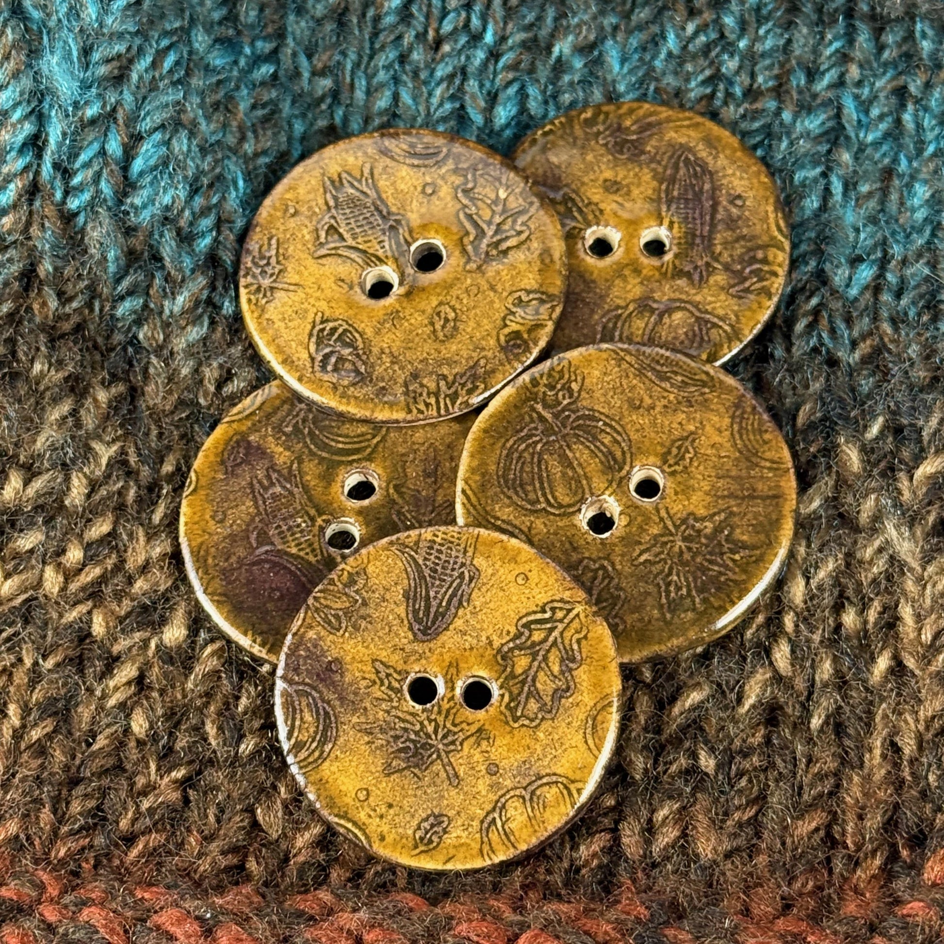 Fall Patterned Iron Celadon Ceramic Buttons