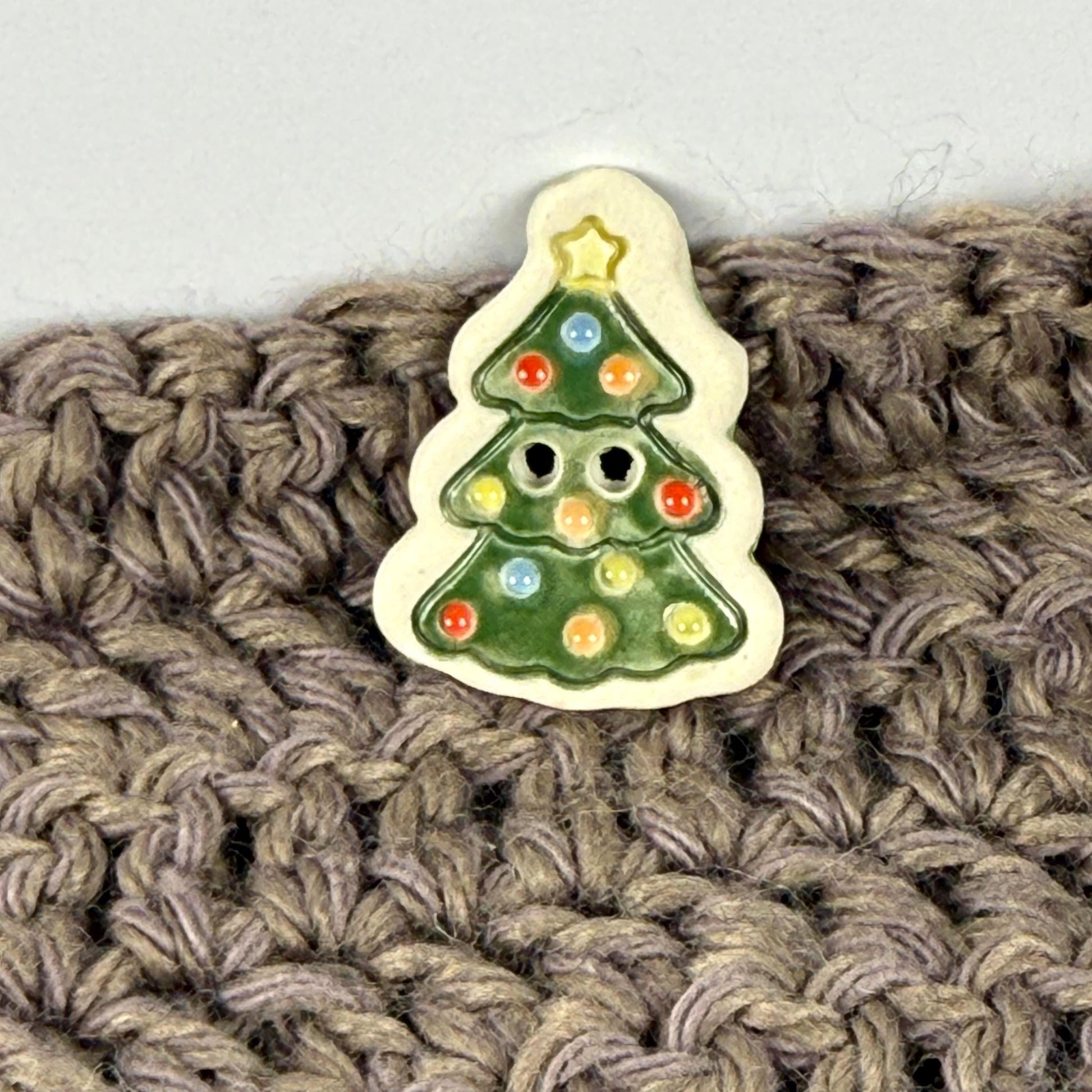 Set of 5 Christmas Tree with Decorations Ceramic Buttons