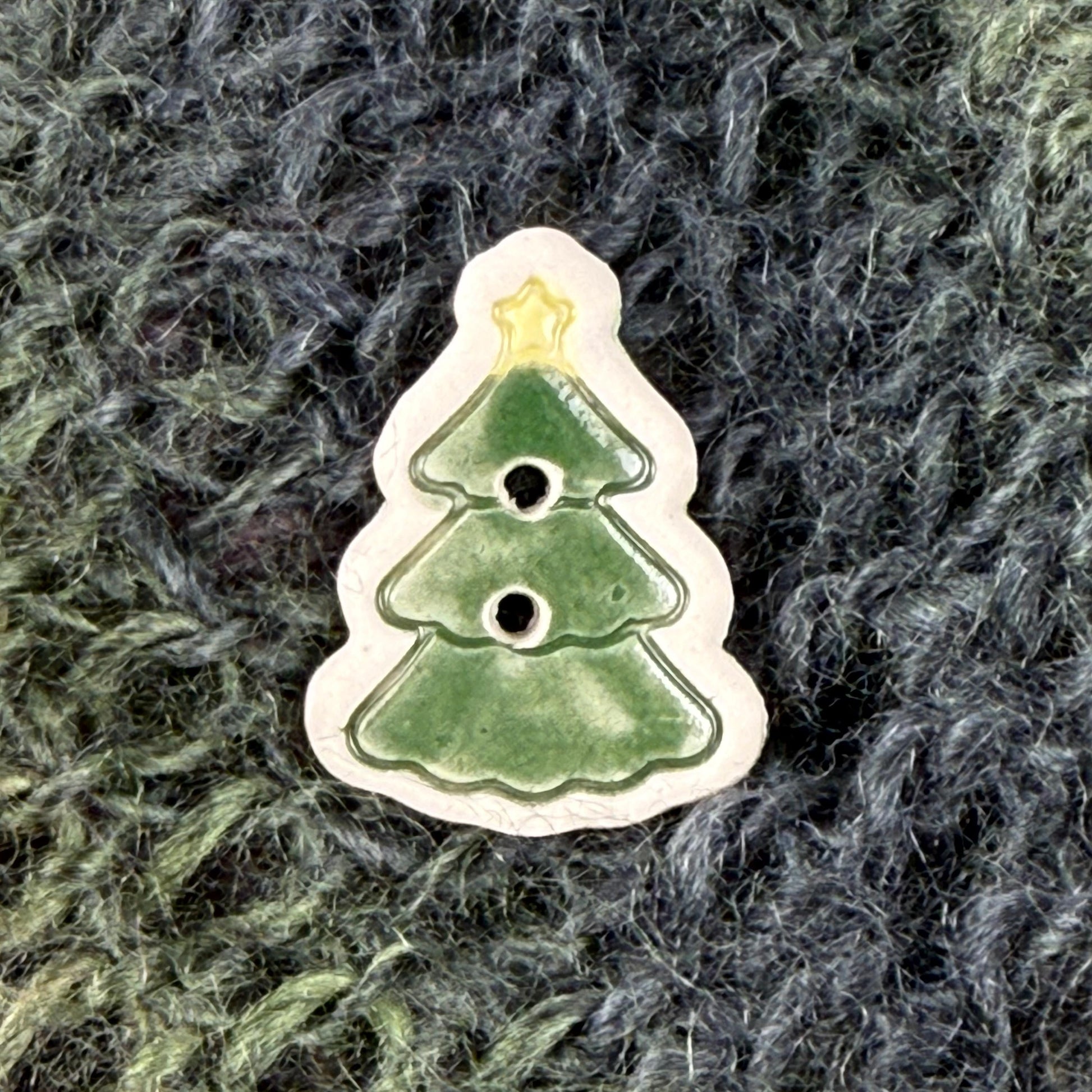 Evergreen Tree with Star Set of 3 Ceramic Buttons