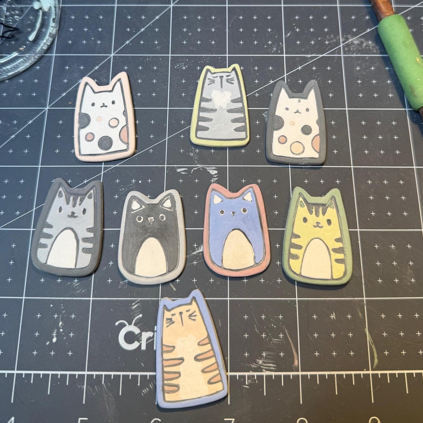 Tuxedo Cat Needle Minders