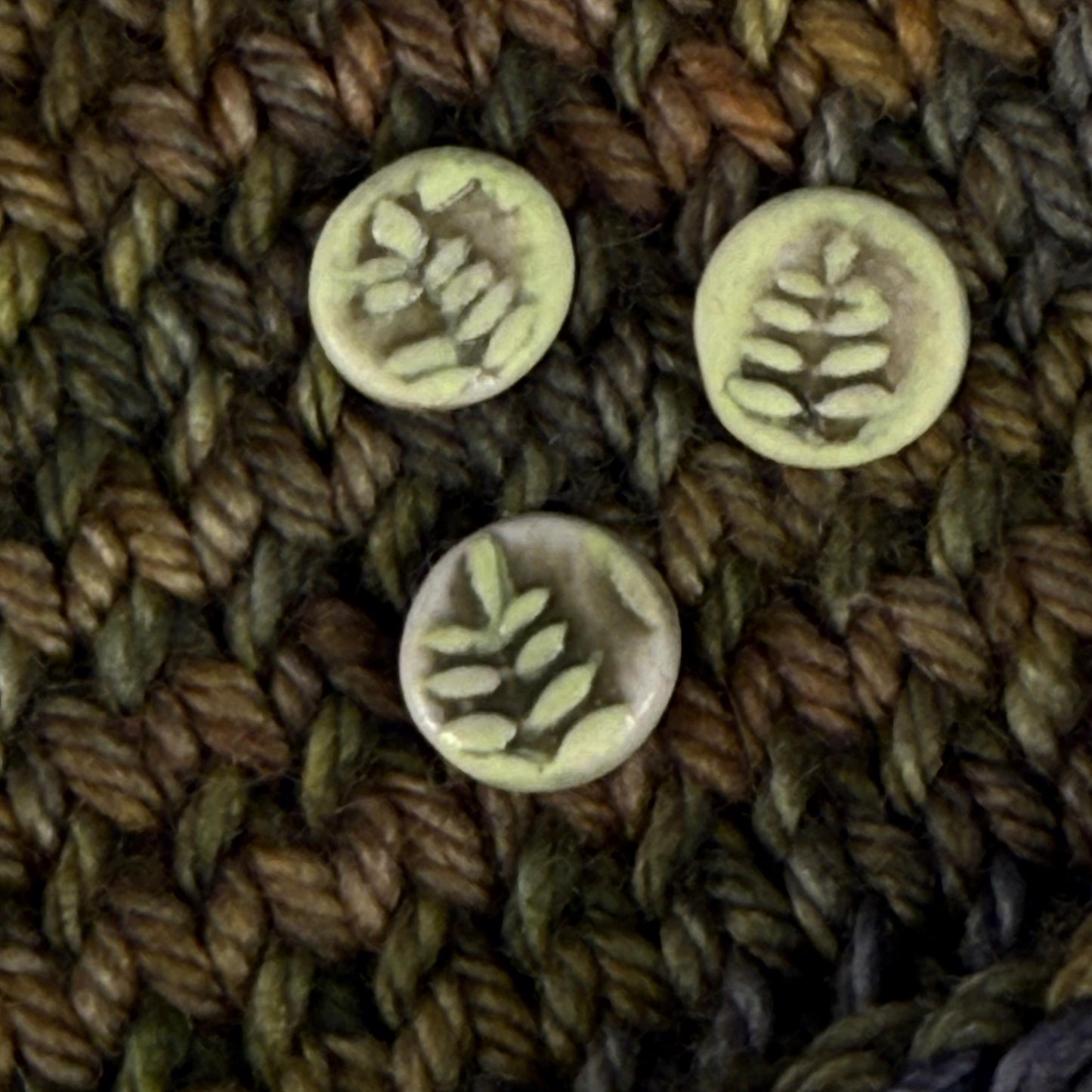 Decorative Tiny Green Fern Ceramic Buttons