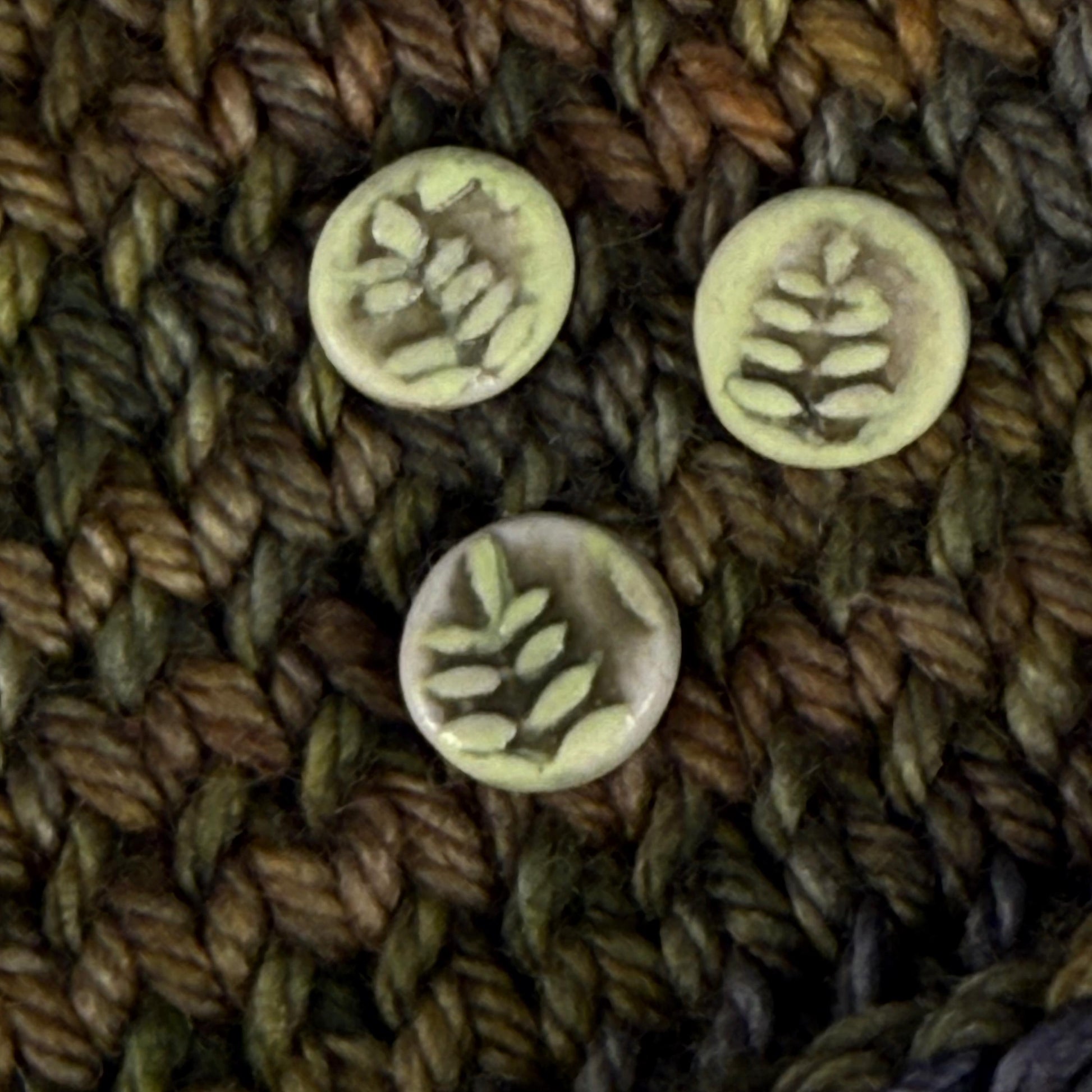 Decorative Tiny Green Fern Ceramic Buttons