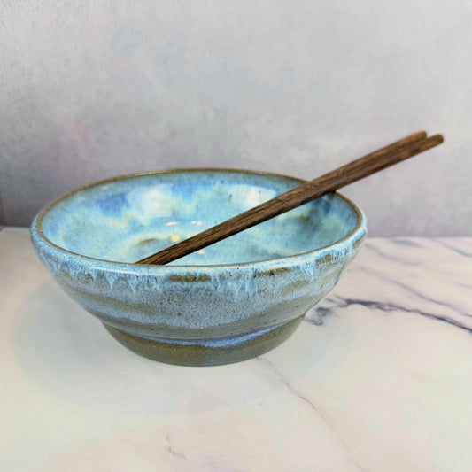 Blue and White Stoneware Serving Bowl/Noodle Bowl