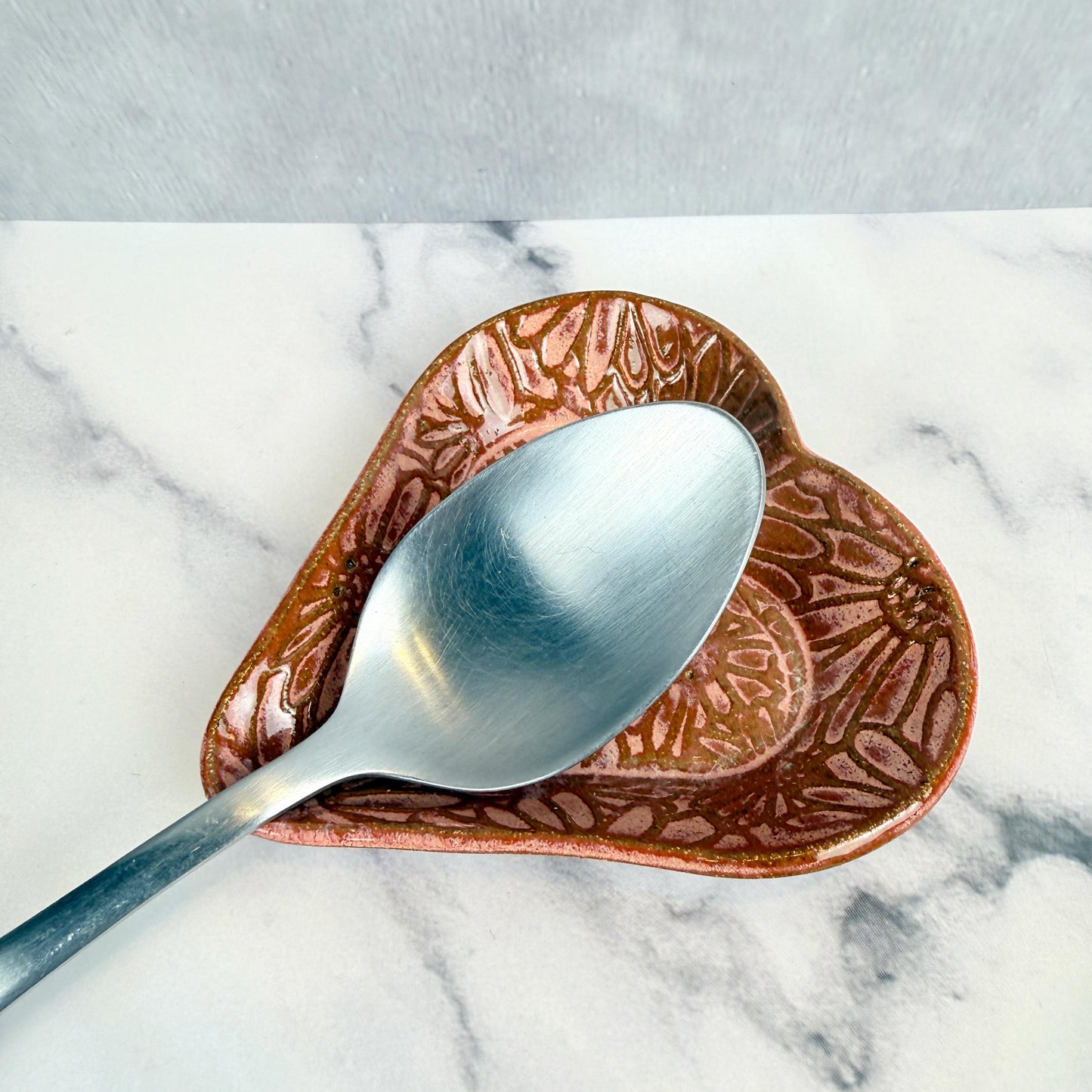 Red Ceramic Teabag Holder/Spoonrest with Daisy Pattern
