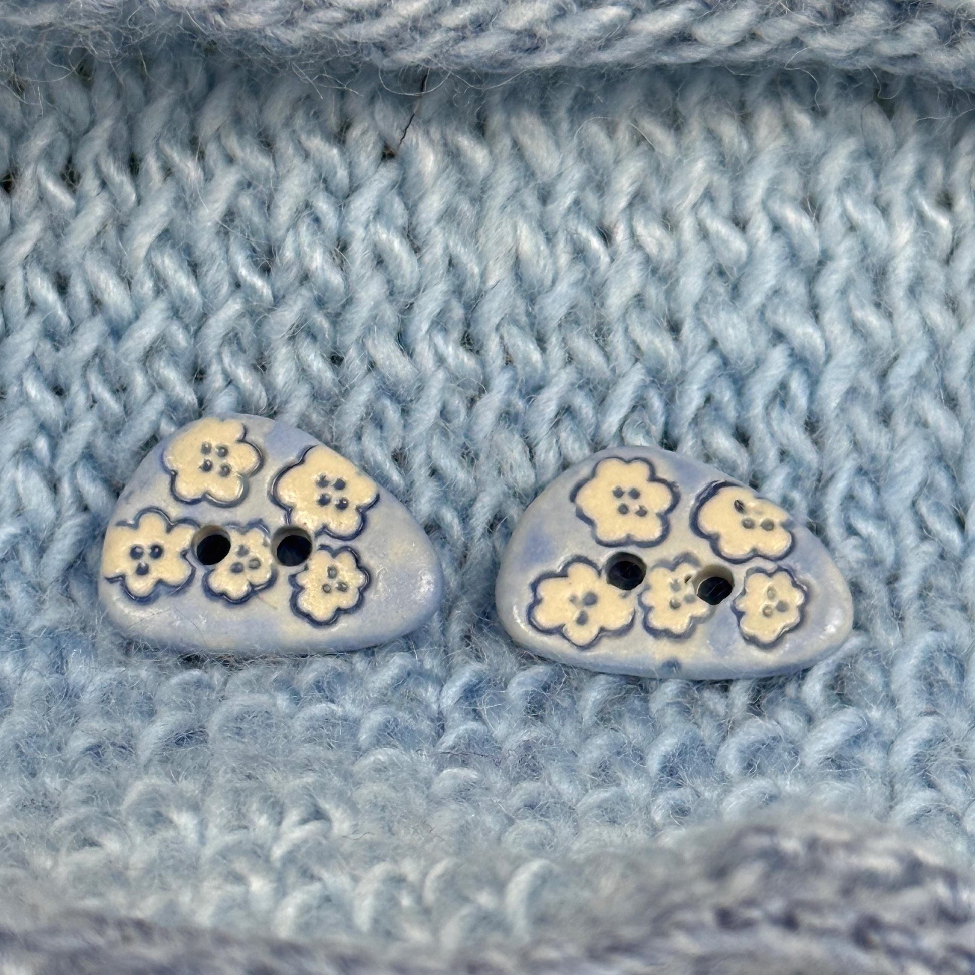Set of 5 Small Blue Triangular Shaped Buttons with White Flowers