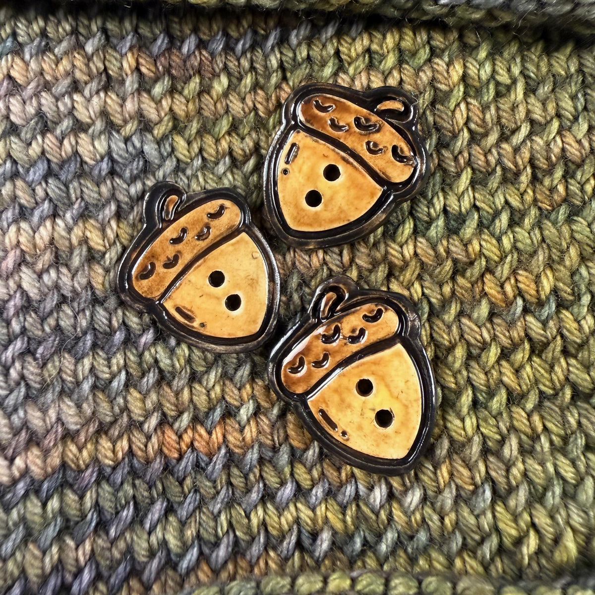 3 Golden Brown Acorn Buttons