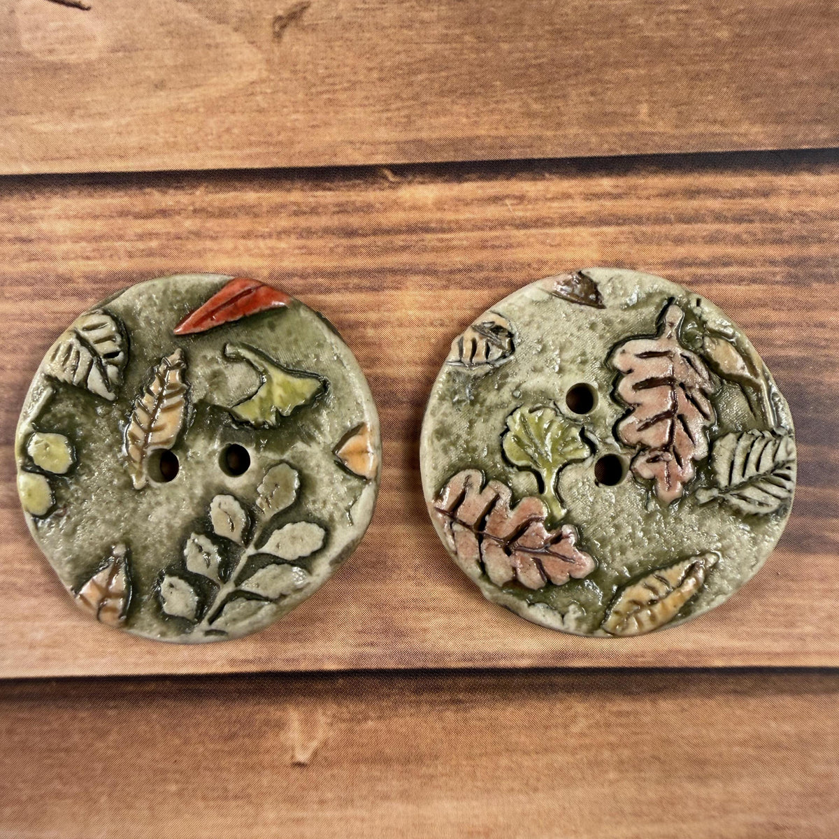 Carved Fall Leaves Patterned Round Buttons