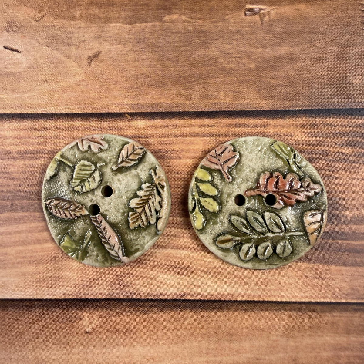 Carved Fall Leaves Patterned Round Buttons