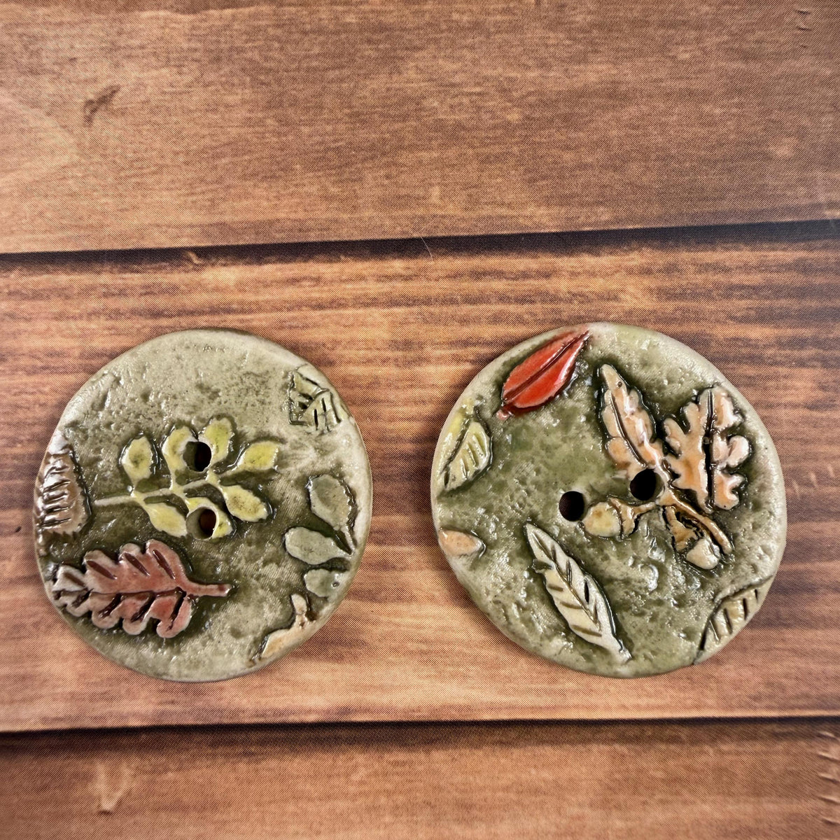 Carved Fall Leaves Patterned Round Buttons