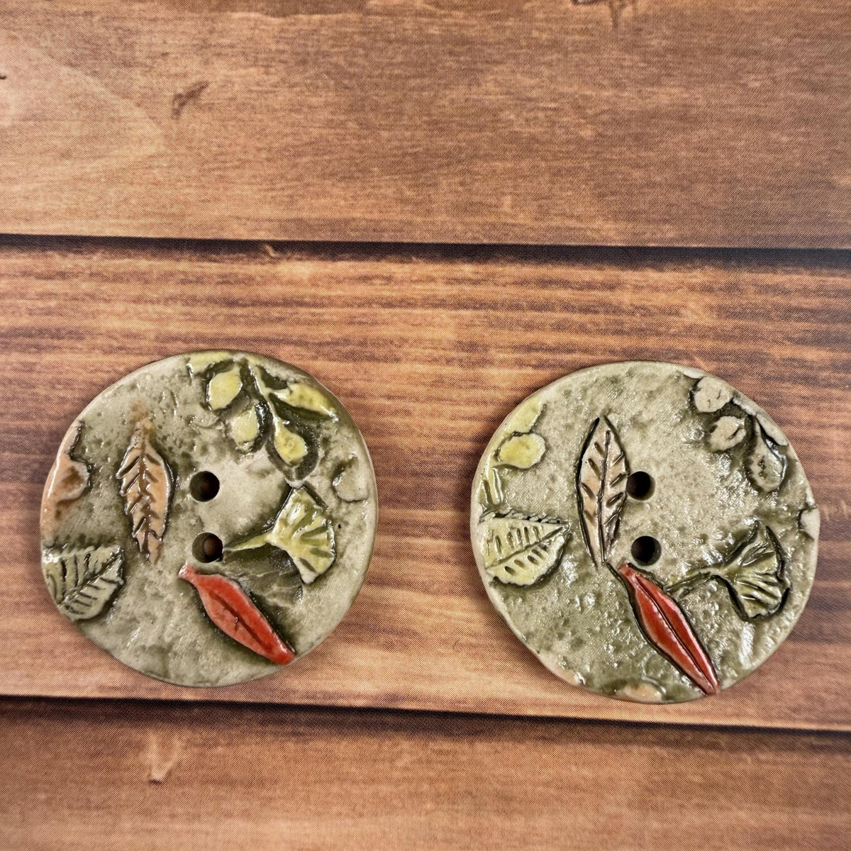Carved Fall Leaves Patterned Round Buttons
