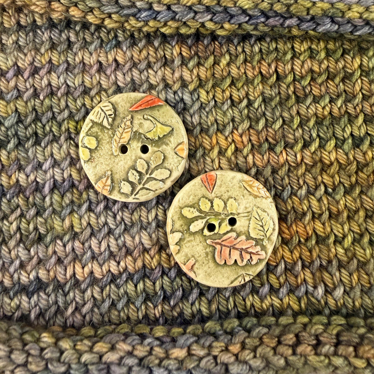 Carved Fall Leaves Patterned Round Buttons