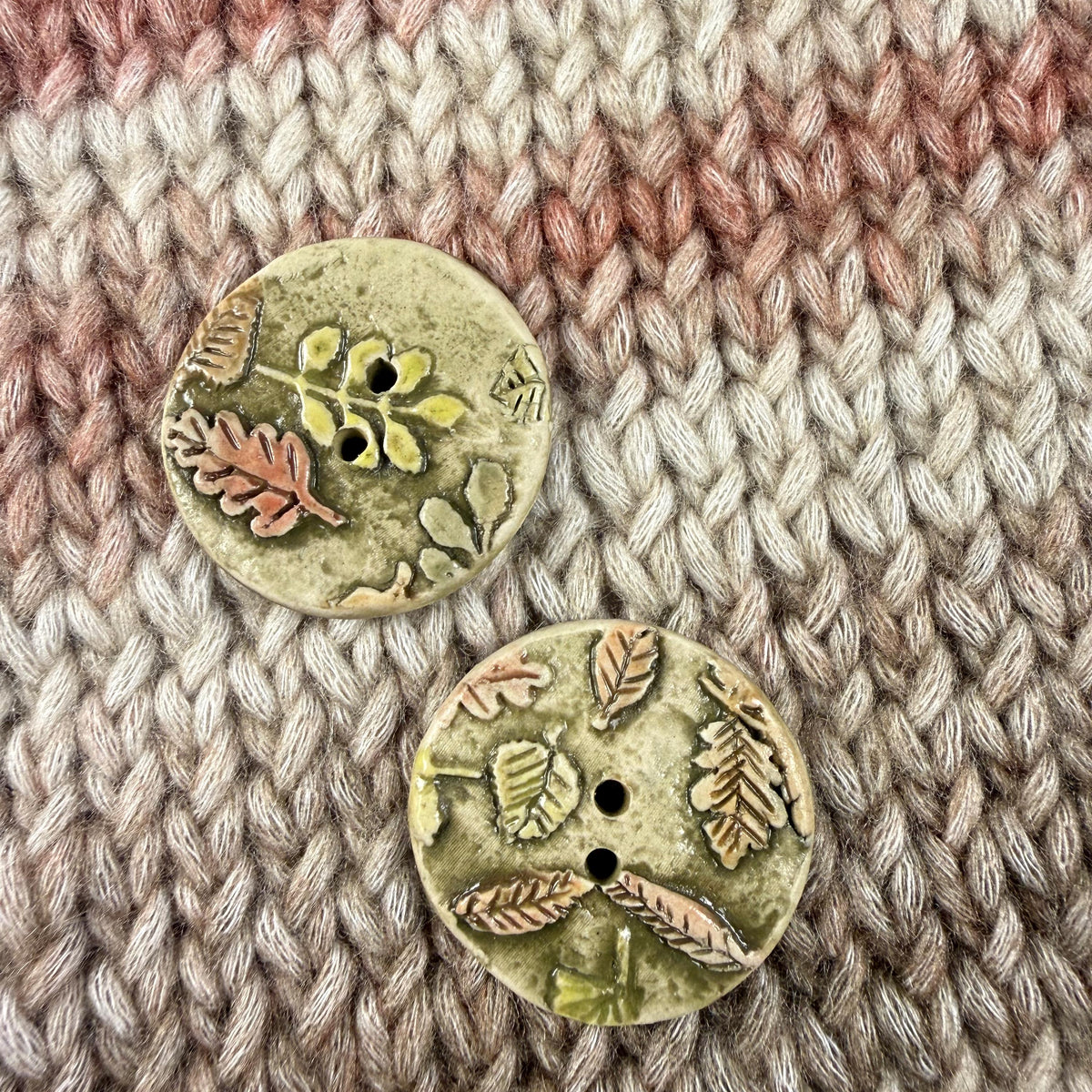 Carved Fall Leaves Patterned Round Buttons